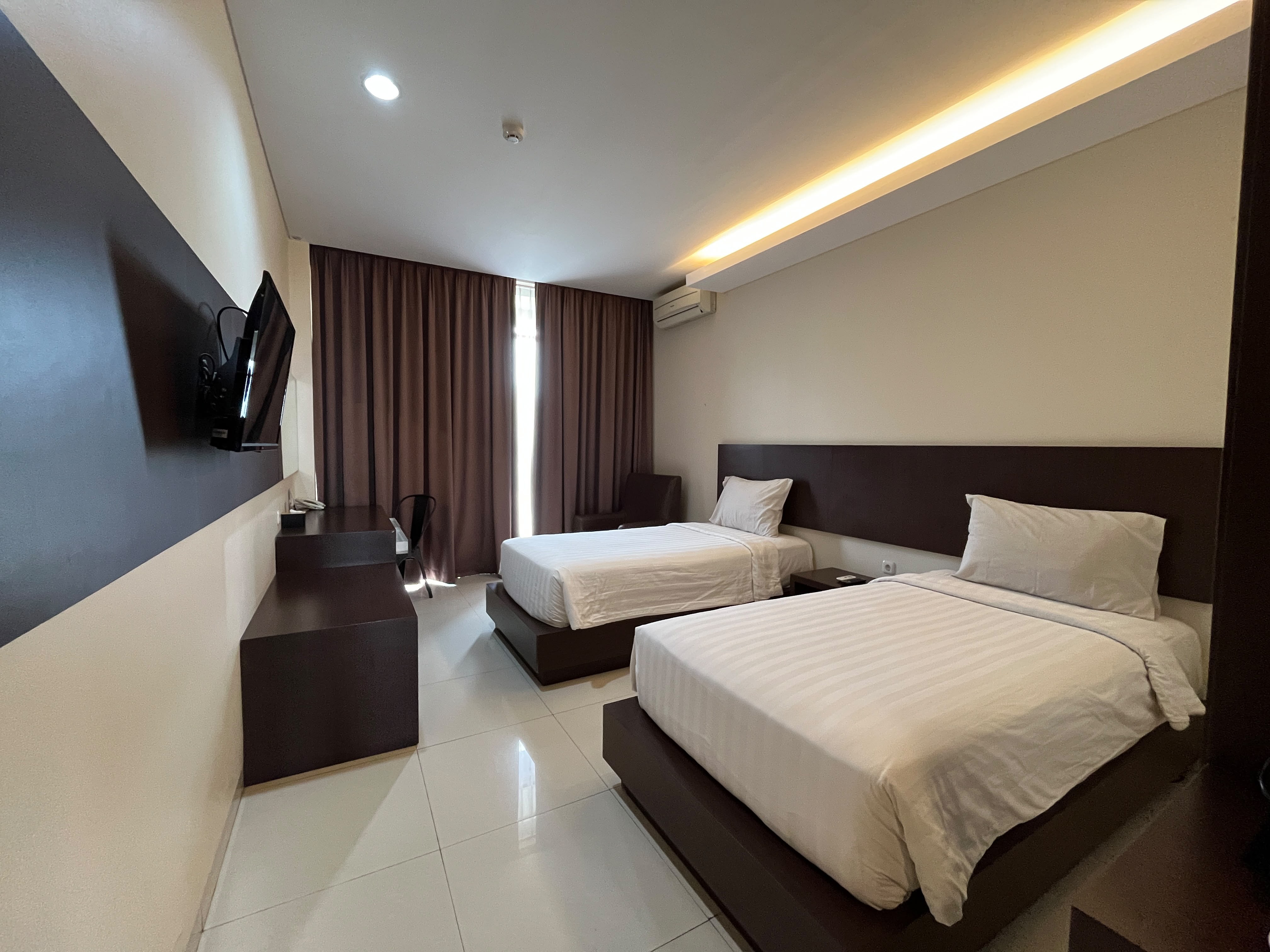 DELUXE ROOM